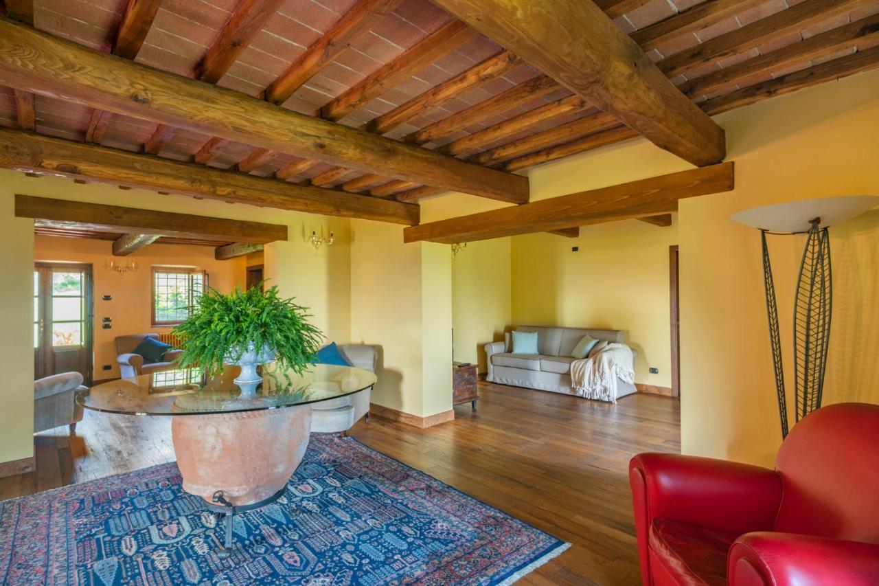 Casa Loretta, Your Luxurious Getaway With Stunning Views Nievole Bagian luar foto