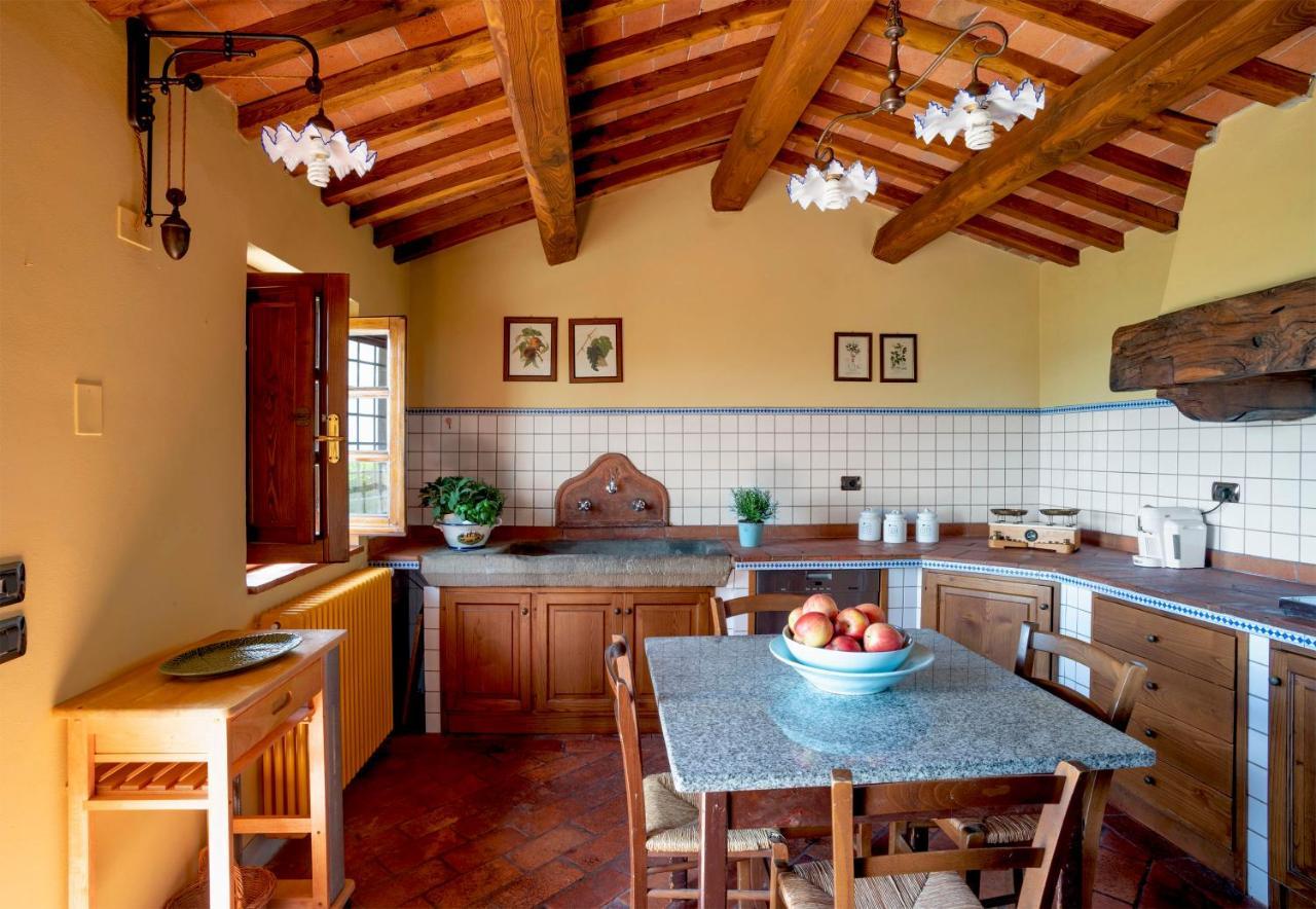 Casa Loretta, Your Luxurious Getaway With Stunning Views Nievole Bagian luar foto