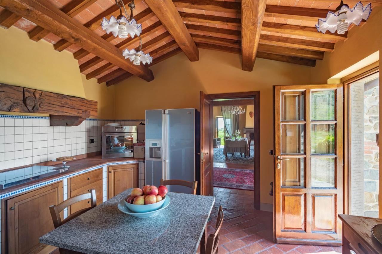 Casa Loretta, Your Luxurious Getaway With Stunning Views Nievole Bagian luar foto