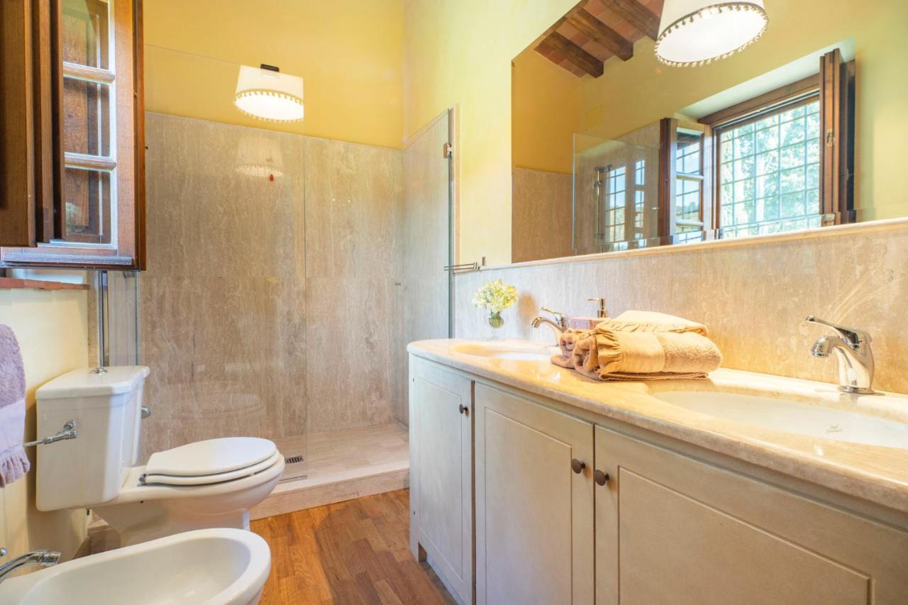 Casa Loretta, Your Luxurious Getaway With Stunning Views Nievole Bagian luar foto