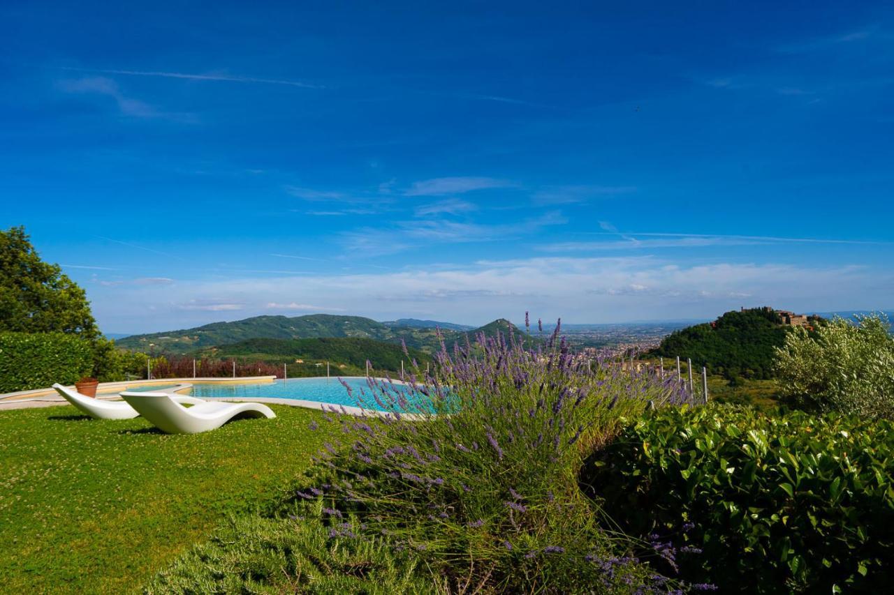 Casa Loretta, Your Luxurious Getaway With Stunning Views Nievole Bagian luar foto