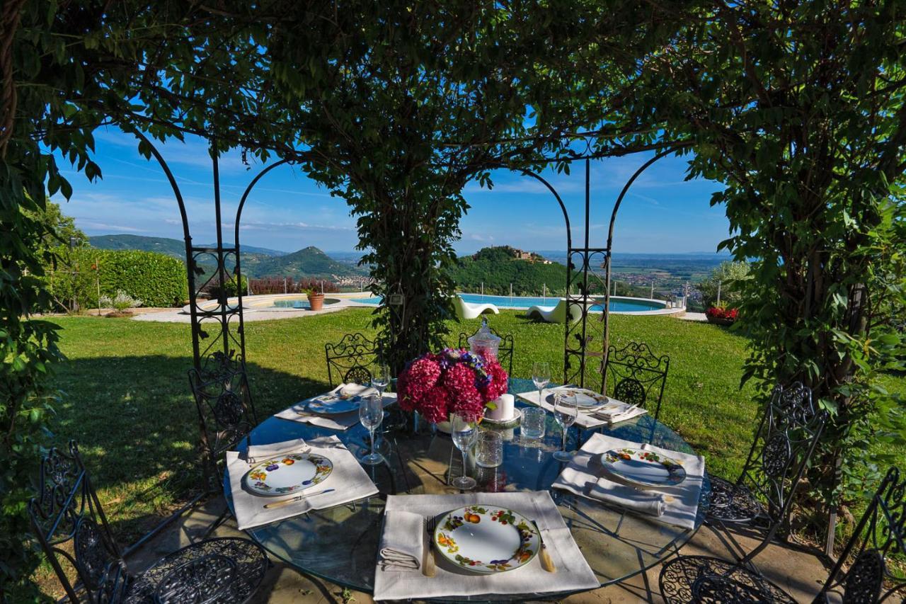 Casa Loretta, Your Luxurious Getaway With Stunning Views Nievole Bagian luar foto