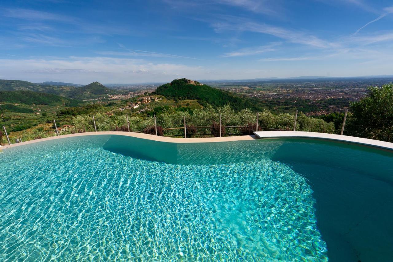 Casa Loretta, Your Luxurious Getaway With Stunning Views Nievole Bagian luar foto