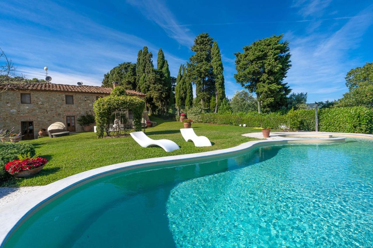 Casa Loretta, Your Luxurious Getaway With Stunning Views Nievole Bagian luar foto